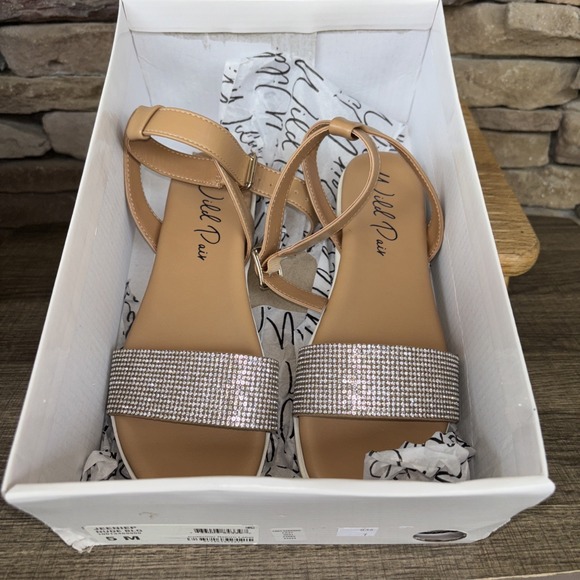 Wild Pair - Silver Glitter Rinestone  Jeeniep Nude Dress Sandals - Size 5 Flats - Picture 1 of 16